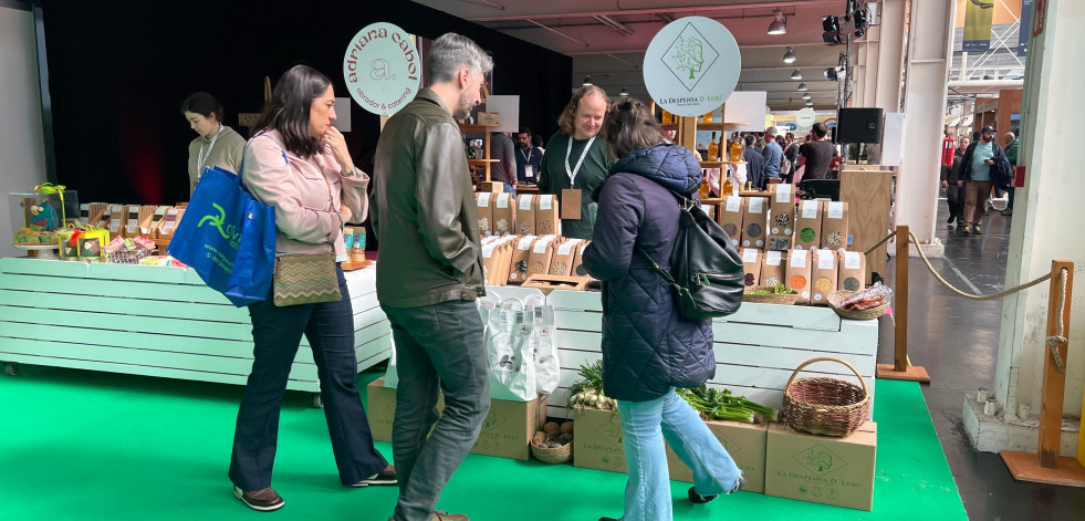 Cocineros y productores participan en unas jornadas en Coristanco sobre el futuro del territorio
