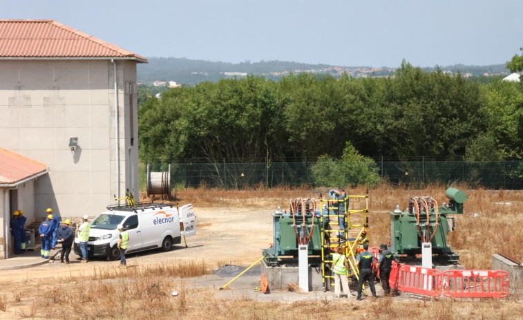 Localizan el cuerpo sin vida de una persona dentro de un trasformador en Carballo