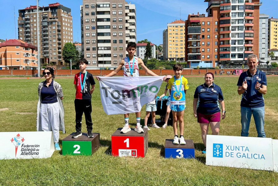 Iago Bello, revalida su título de subcampeón gallego de 2.000 metros lisos
