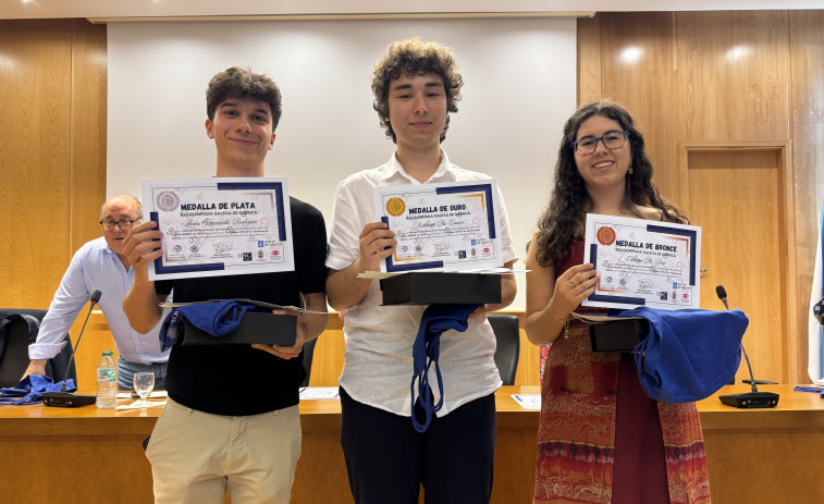 El ceense Bernardo Paz recoge su medalla de oro de la Olimpiada de Química