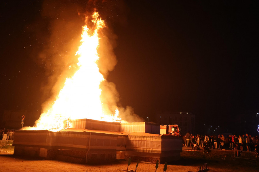 Carballo quema la gran cachela del San Xoán