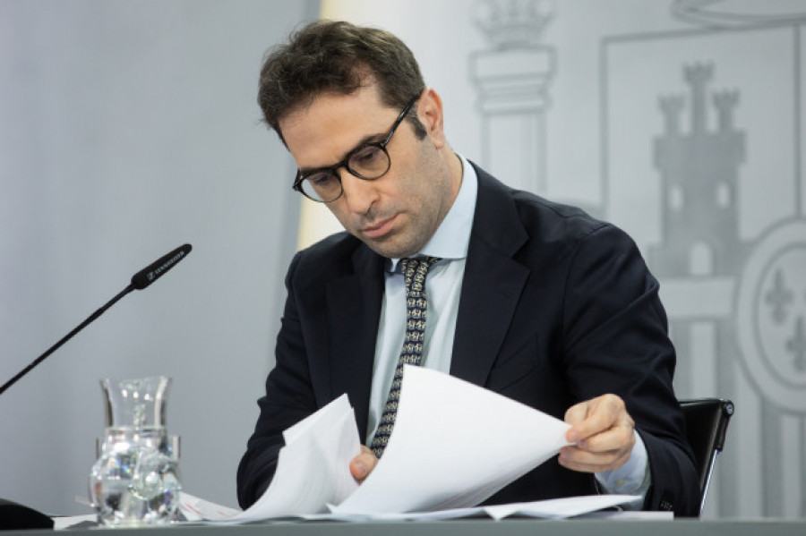 El Gobierno autoriza la OPA de BBVA a Sabadell si se mantienen como bancos independientes durante tres años