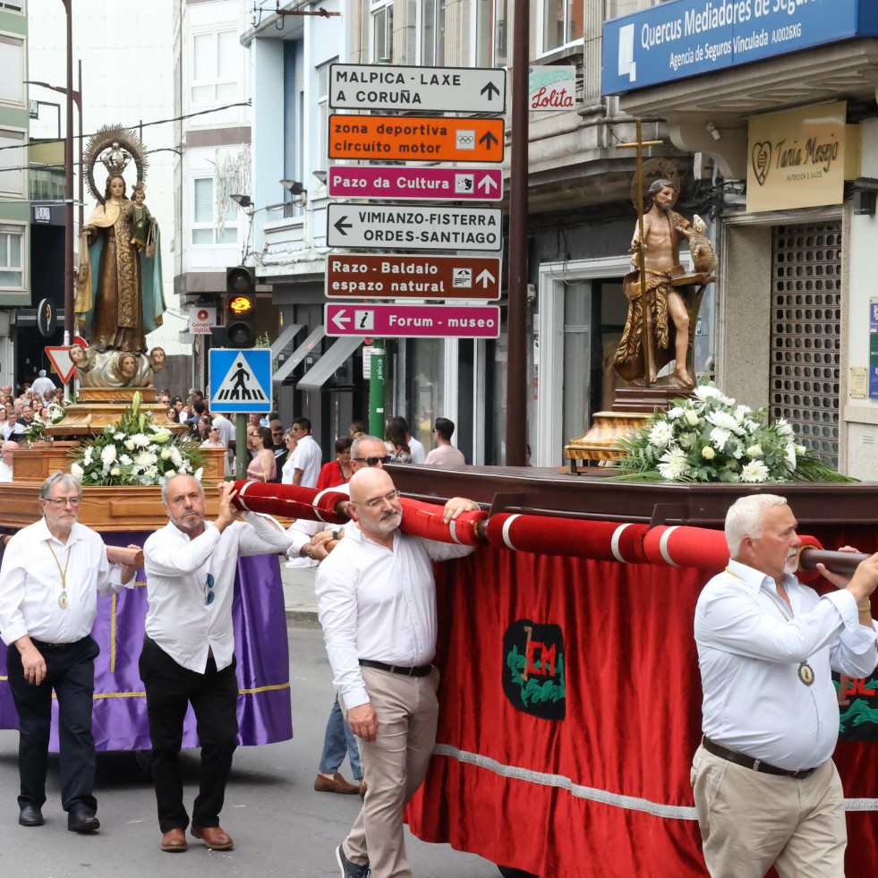 Carballo festeja el San Xoán y los 50 años de la parroquia