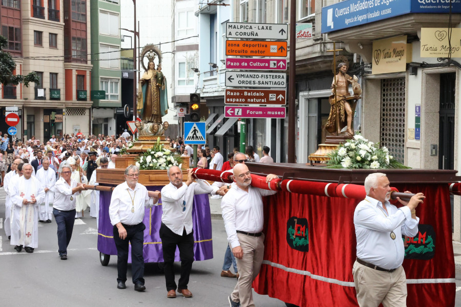 Carballo festeja el San Xoán y los 50 años de la parroquia