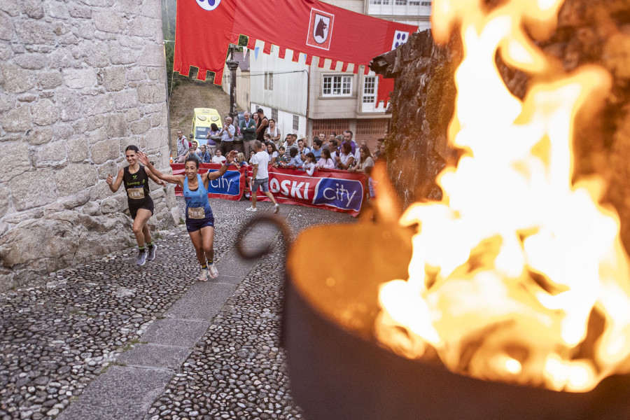 La Legua Irmandiña calienta el ambiente para la semana grande del Asalto ao Castelo de Vimianzo