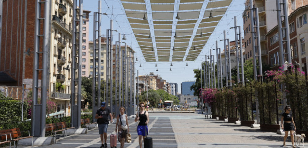 Muere una mujer del servicio de limpieza viaria de Barcelona en plena ola de calor