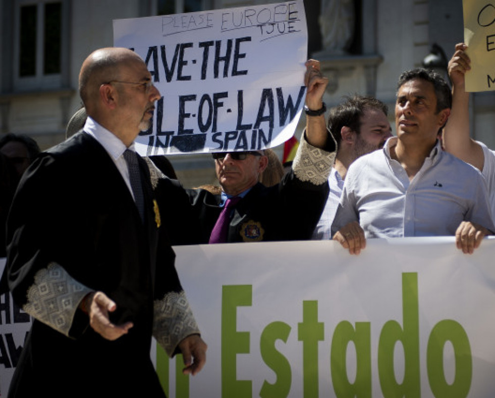 VariosjuecesyfiscalesparticipanenlaconcentraciondeprotestaanteelTribunalSupremo