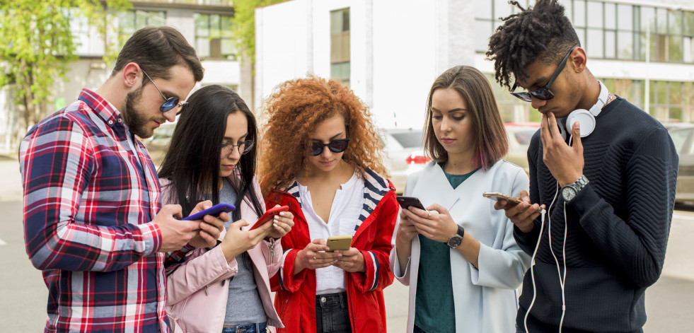 Vídeos racistas generados por IA con Veo 3 de Google causan una ola de indignación en TikTok