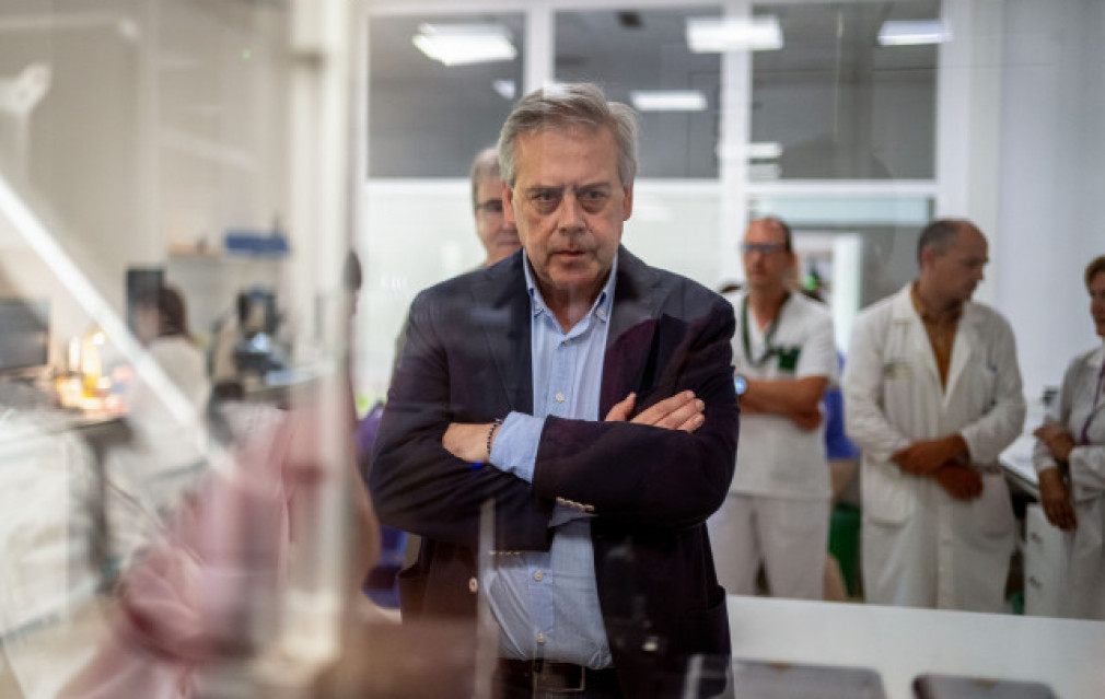 Sanidade defende a “optimización” de recursos e asegura a dispoñibilidade do 100% de camas de hospital