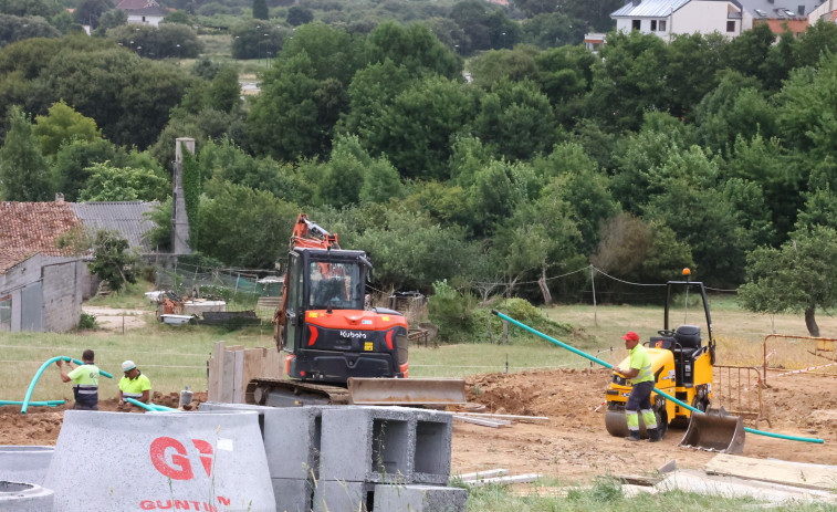 En marcha las obras de urbanización de la parcela del nuevo CIS de Carballo