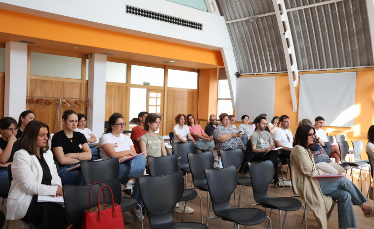 El curso de verano de la UDC en Carballo aborda el uso del gallego por parte de los inmigrantes