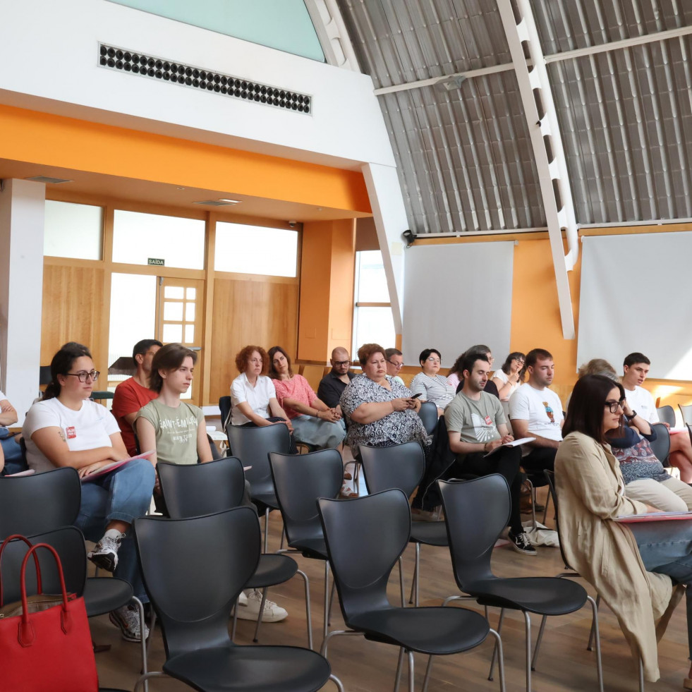 El curso de verano de la UDC en Carballo aborda el uso del gallego por parte de los inmigrantes