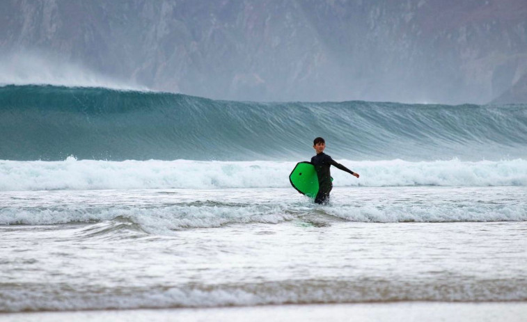 El vimiancés Marcos Lema acude al Campeonato de España de Surf