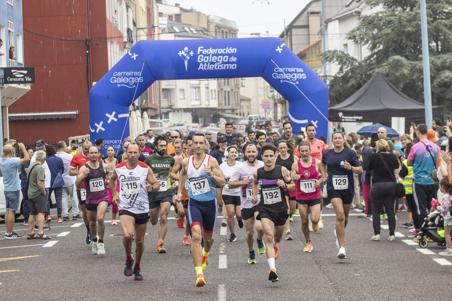 Alrededor de 300 deportistas se dan cita en la I Carreira Pedestre de Laxe
