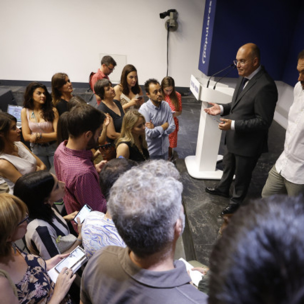 MiguelTelladoatiendealaprensatraslareuniondelcomitededirecciondelPP