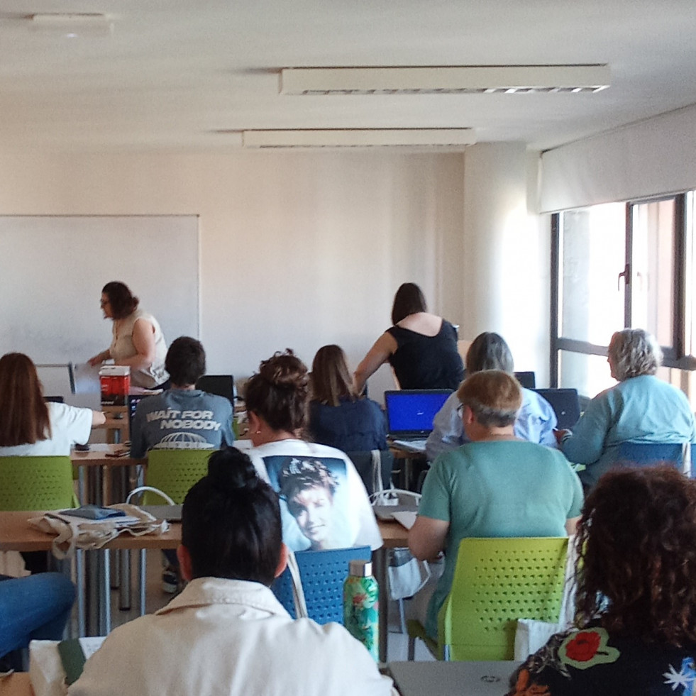 El programa integrado de empleo de A Laracha impulsa la formación en teleasistencia
