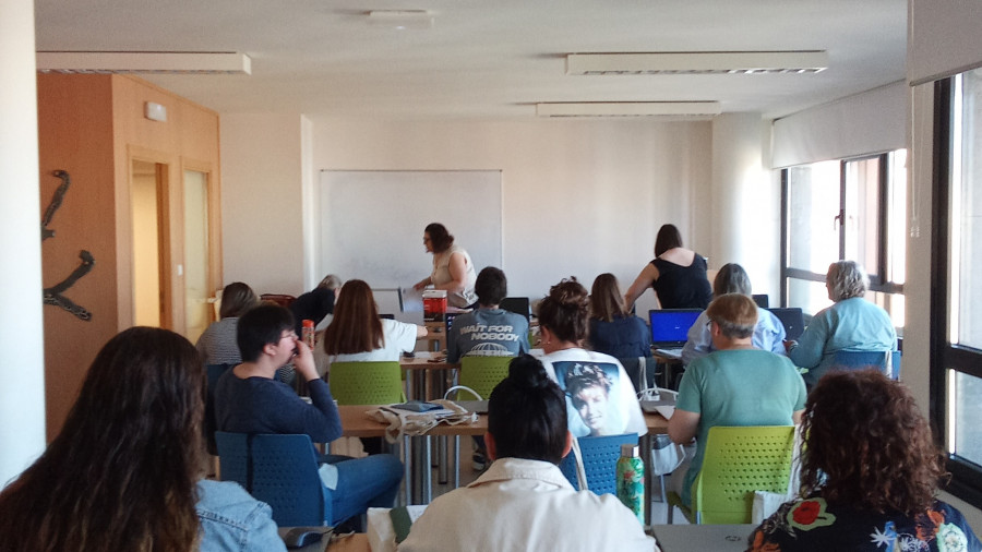 El programa integrado de empleo de A Laracha impulsa la formación en teleasistencia