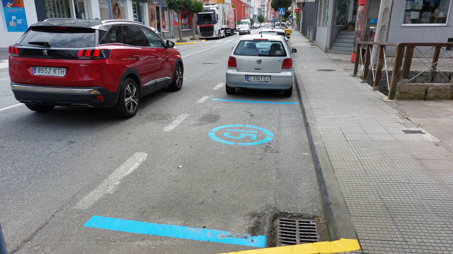 Ponteceso activa la zona azul en la calle principal con el fin de favorecer al comercio
