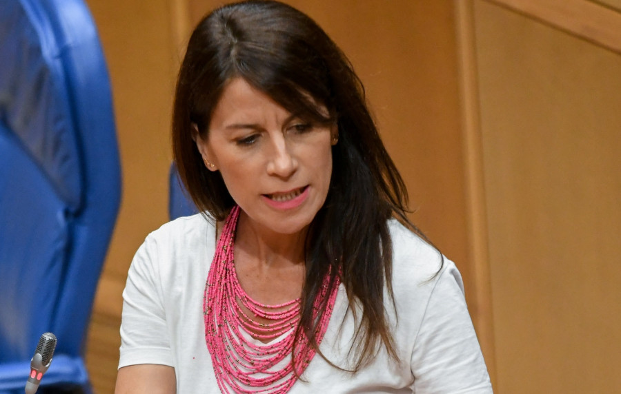 Cruce de acusaciones en el Parlamento por los retrasos en la circunvalación carballesa