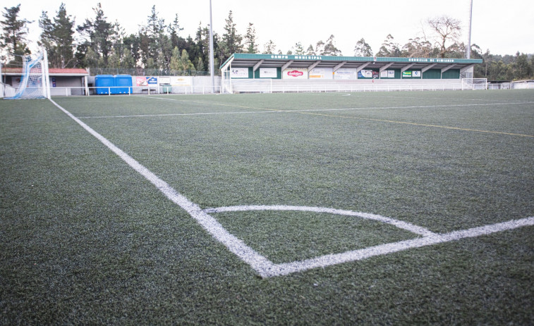 El Concello de Vimianzo abre una consulta para elegir un nombre para el campo de fútbol municipal