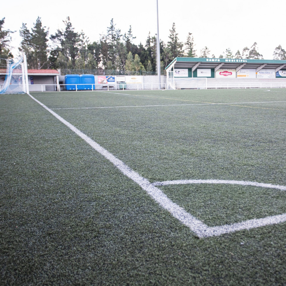 El Concello de Vimianzo abre una consulta para elegir un nombre para el campo de fútbol municipal