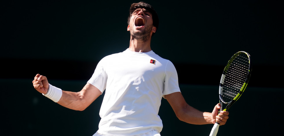 Alcaraz doblega a Fritz y jugará su tercera final de Wimbledon
