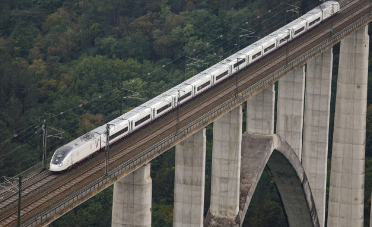 Renfe confirma que la alta velocidad Madrid-Galicia se retoma esta tarde