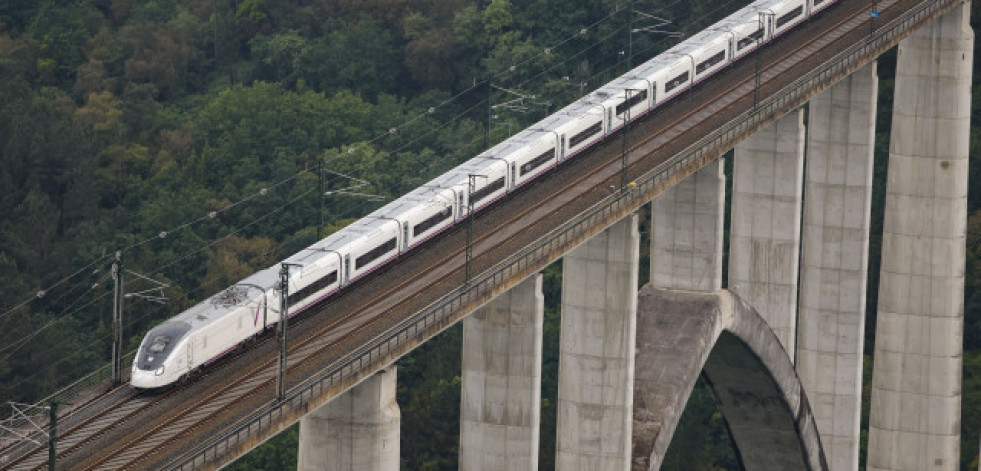 Renfe destaca o récord de viaxeiros no corredor Galicia-Castela e León-Madrid ao reordenar o servizo