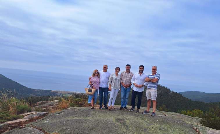 El PP destaca el impulso al turismo natural con el plan de los penedos de Traba y Pasarela
