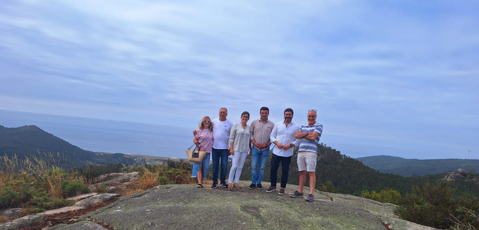 El PP destaca el impulso al turismo natural con el plan de los penedos de Traba y Pasarela