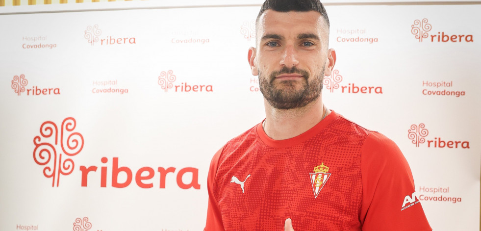 El escueto intercambio de despedidas entre el Deportivo y Pablo Vázquez