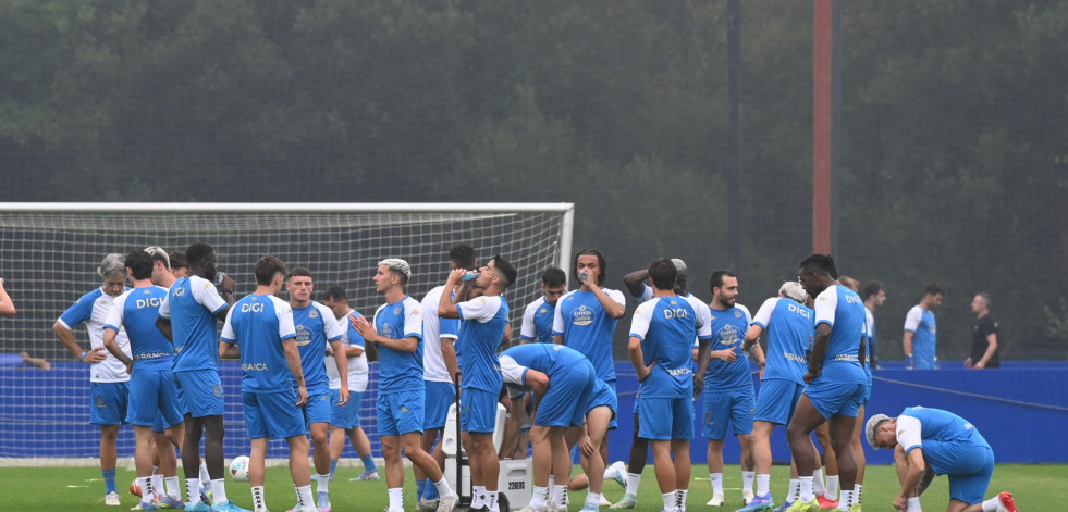 Antonio Hidalgo retrasa la puesta en escena del Deportivo en busca de sentar los cimientos