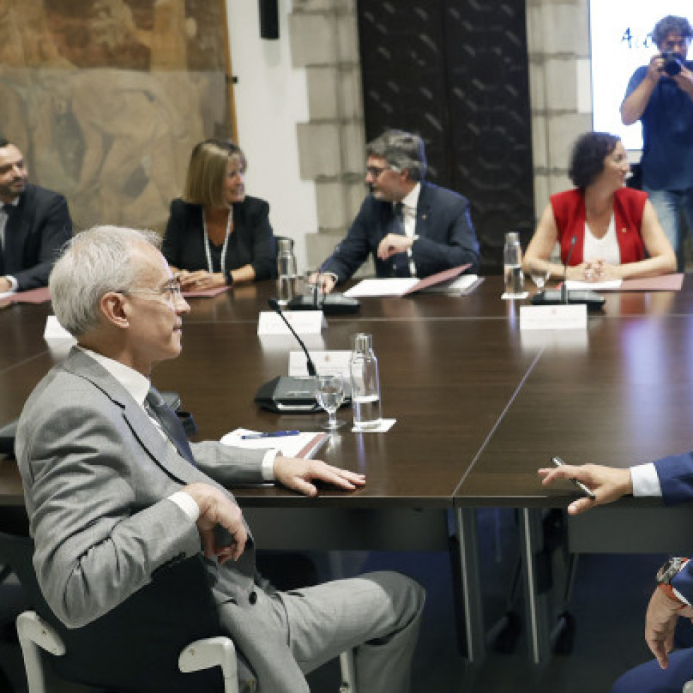 La oposición y García-Page arremeten contra el pacto de financiación singular para Cataluña