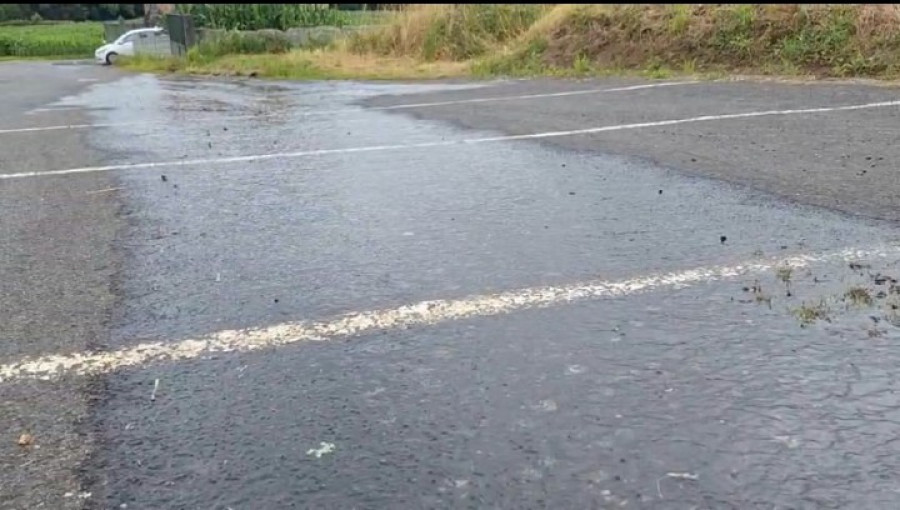 El BNG de Vimianzo exige actuar con urgencia para localizar el origen de una fuga de agua en Cambeda