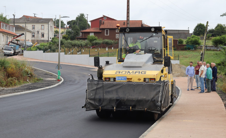 Carballo se mantiene entre los diez municipios gallegos que  más invierten