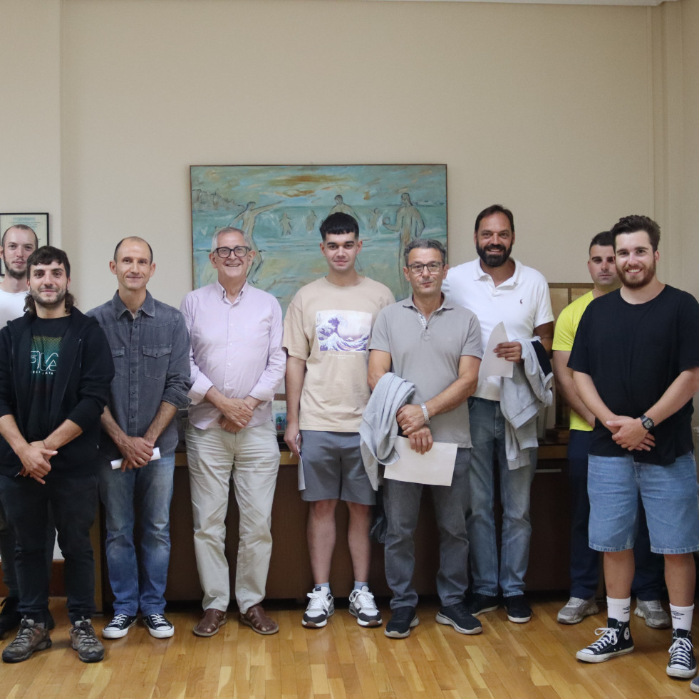 Toma posesión la brigada contra incendios forestales en Carballo