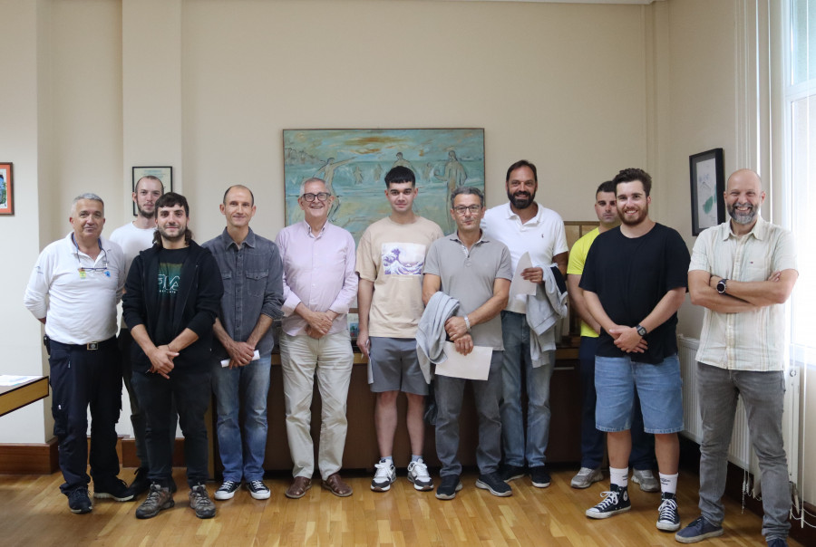 Toma posesión la brigada contra incendios forestales en Carballo