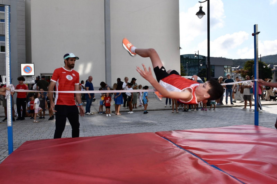 Cee disfruta con el Deporte na Rúa