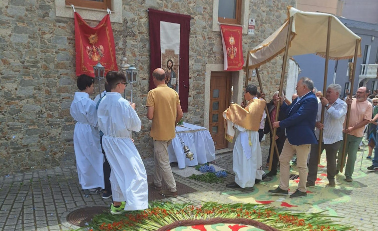 Caión celebró las fiestas del Corpus, y el domingo, el Carmen