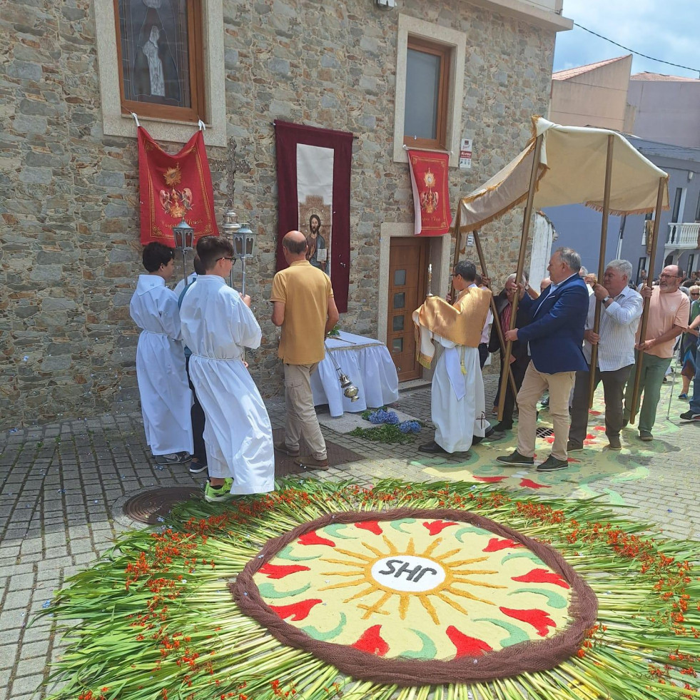 Caión celebró las fiestas del Corpus, y el domingo, el Carmen