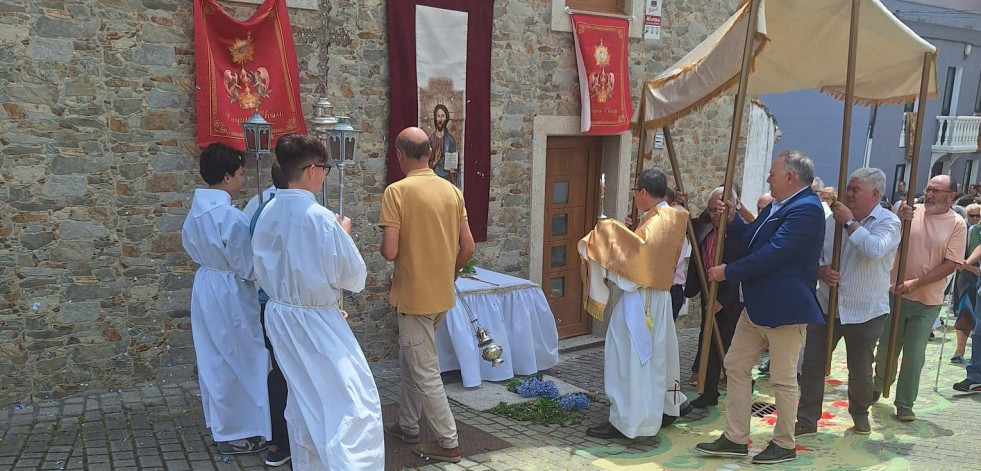 Caión celebró las fiestas del Corpus, y el domingo, el Carmen