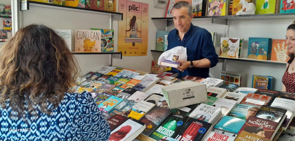 La Praza dos Libros de Carballo bate récords con más de 2.500 ventas