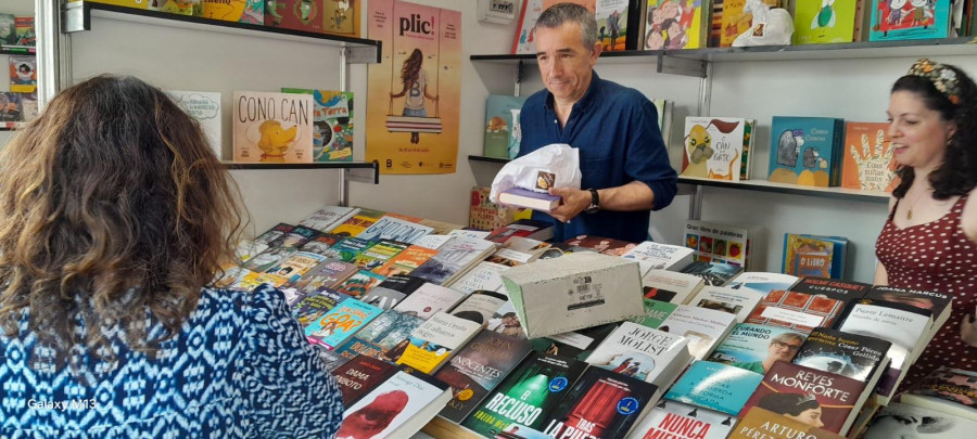 La Praza dos Libros de Carballo bate récords con más de 2.500 ventas