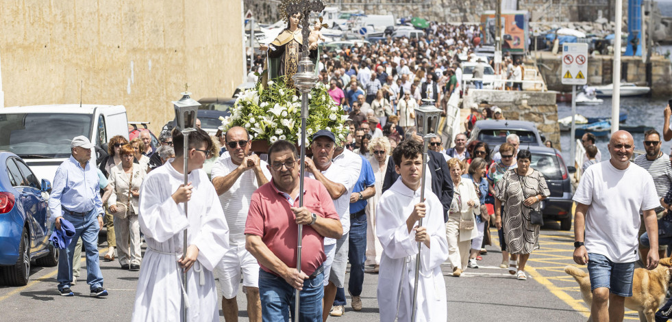 Caión honra a la Virgen del mar