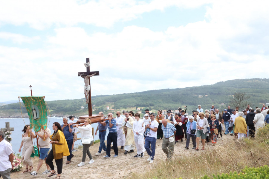 Laxe honra a la Cruz da Rosa y prepara otro fin de semana festivo