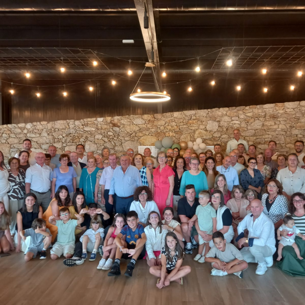 La familia Pazos celebra un encuentro en Vimianzo