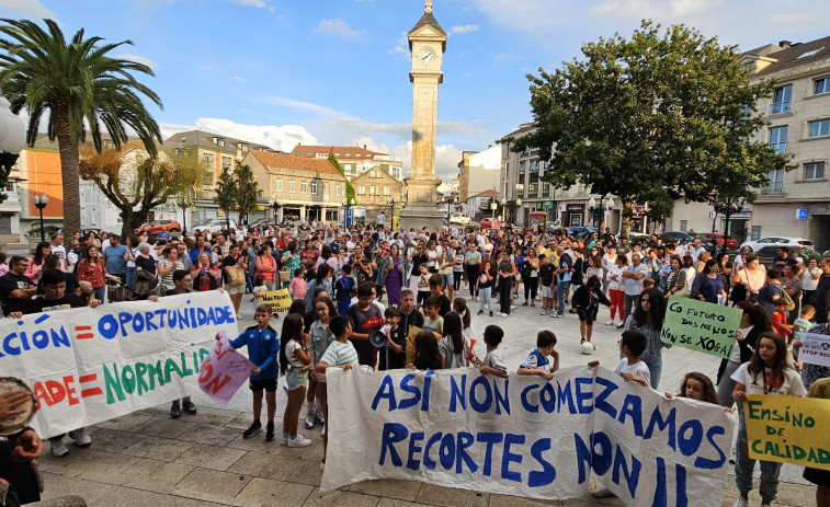 Las familias de Paiosaco protestan por los recortes