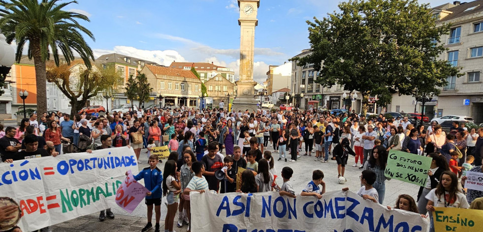 Las familias de Paiosaco protestan por los recortes