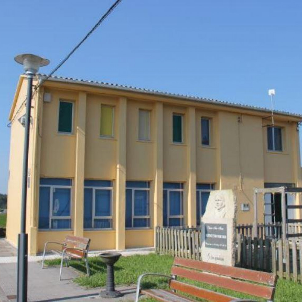 Cierra la escuela de Castromil, con solo 3 alumnos