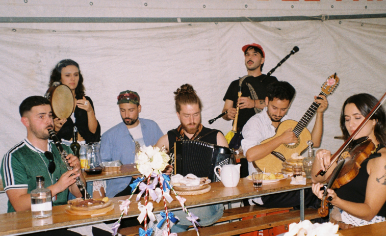 De Ninghures lleva su música a Carballo